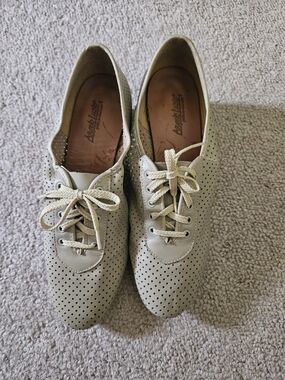 Angelo Luzio Dancer's Felt Women's Beige Perforated Lace-Up Shoes